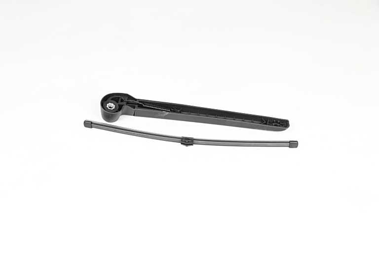 SILECEK KOLU ARKA (KOL + SUPURGE + KAPAK)/ 103-00-004-C