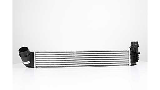 TURBO RADYATÖRÜ INTERCOOLER 655 X 104.8 X 76